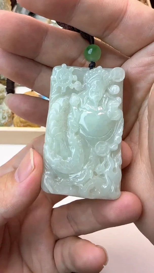 颈饰未镶嵌翡翠星*仕天然翡翠