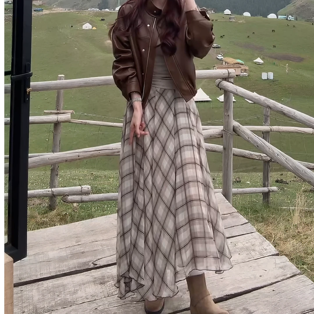 2025秋季新款显瘦法式网红不规则垂感浅咖格纹半身长裙LK2505238