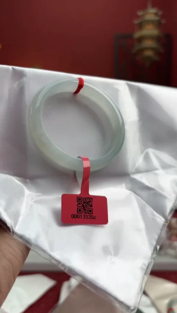 未镶嵌手镯（贵妃镯）翡翠翡翠手镯