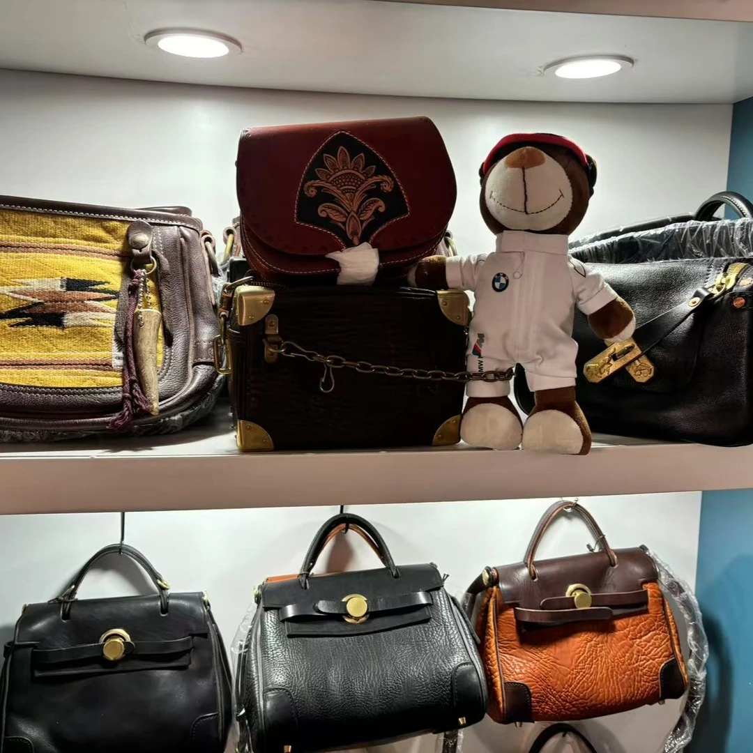 云雕皮艺复古手提包