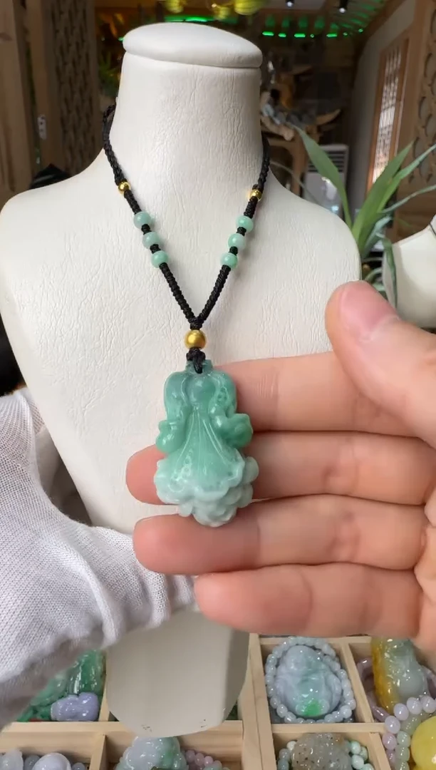 翡翠未镶嵌颈饰吊坠