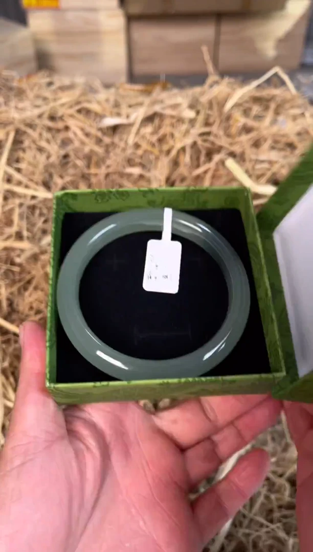 未镶嵌手镯石英质玉D-0600