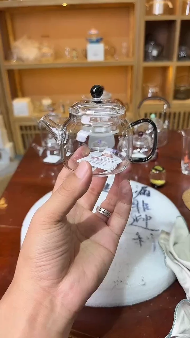 德钟灰色。。。。。。。