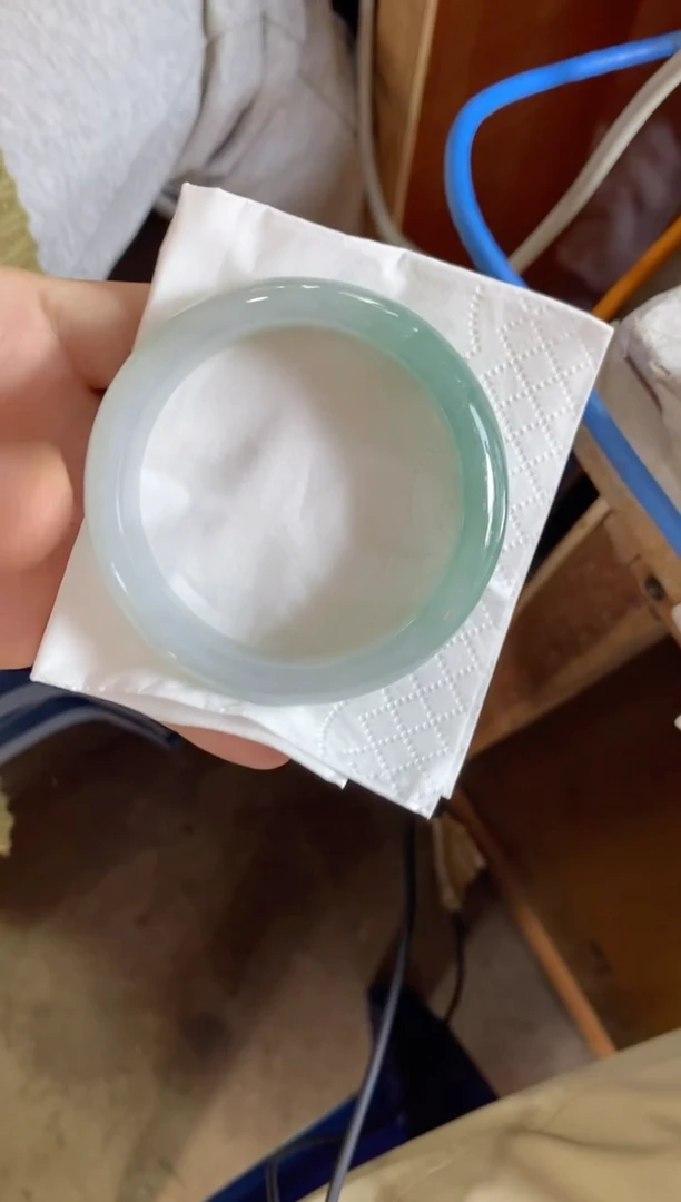 未镶嵌手镯翡翠手镯