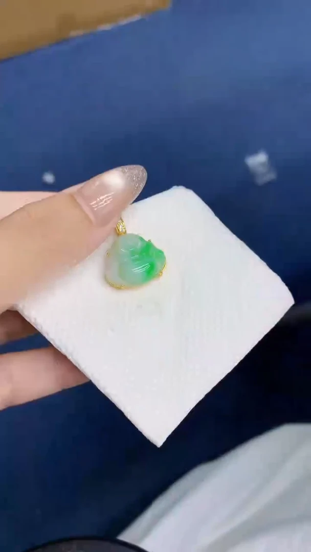 颈饰未镶嵌翡翠1