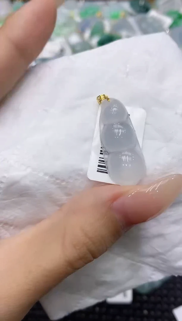 颈饰18K金镶嵌翡翠111111111111
