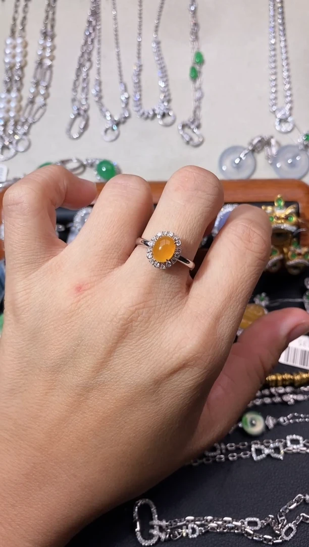 翡翠戒指18K金镶嵌戒指