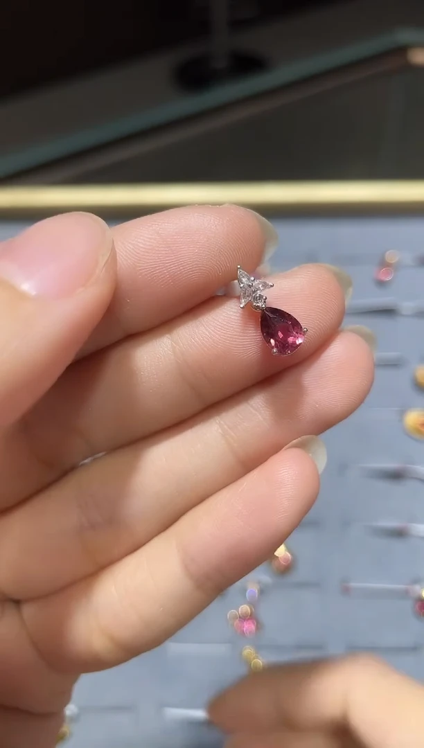 吊坠(不含链)18K金镶嵌碧玺1