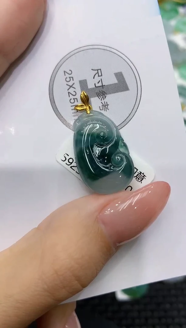 颈饰18K金镶嵌翡翠111111111111