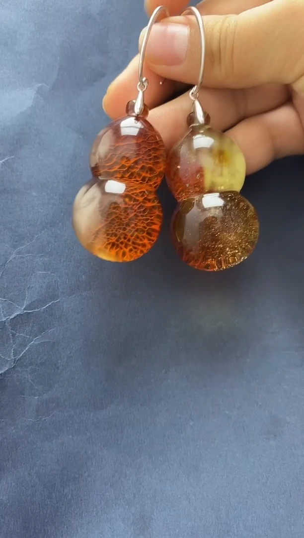 裸石琥珀未镶嵌耳坠