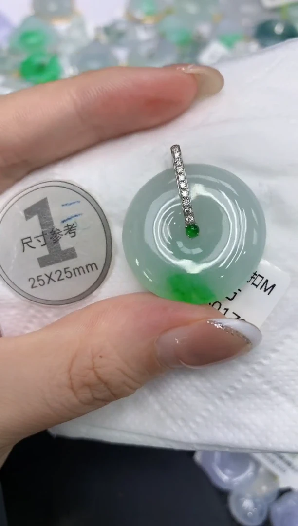 颈饰18K金镶嵌翡翠11111111