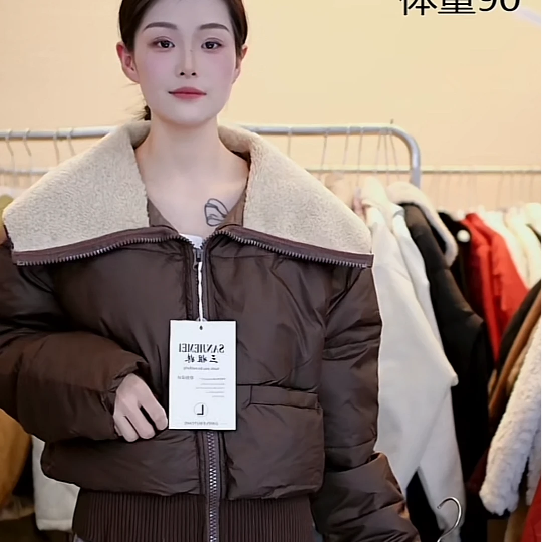 女装娃娃邻羽羽50短款韩版冬季拼接2199
