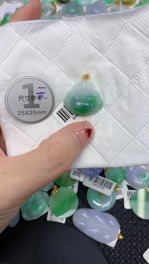 翡翠18K金镶嵌颈饰111111