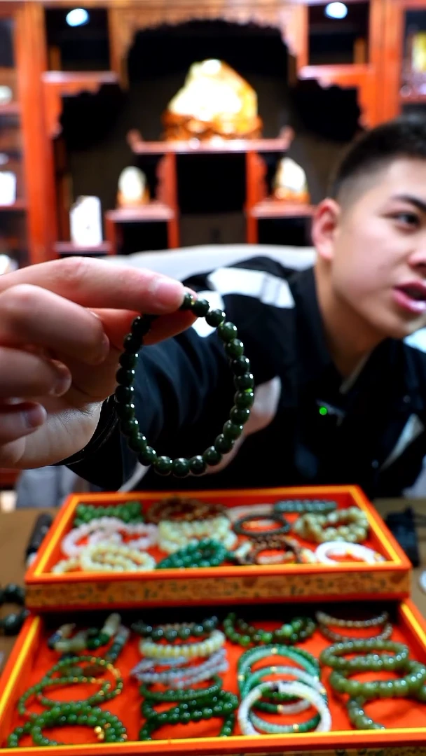 未镶嵌手串和田玉且末黑青手串