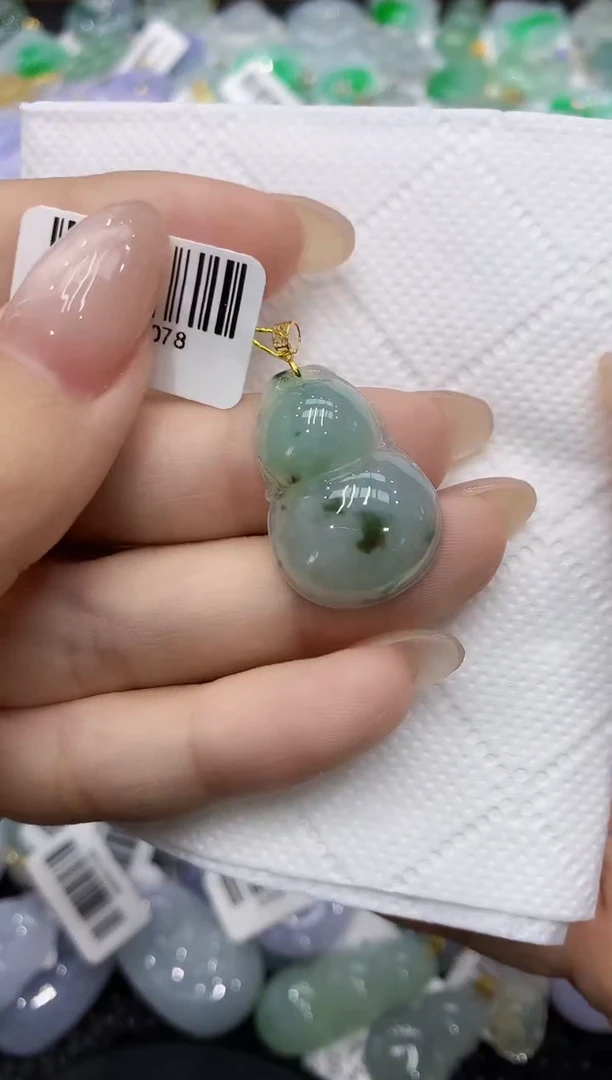 翡翠18K金镶嵌颈饰111111111111