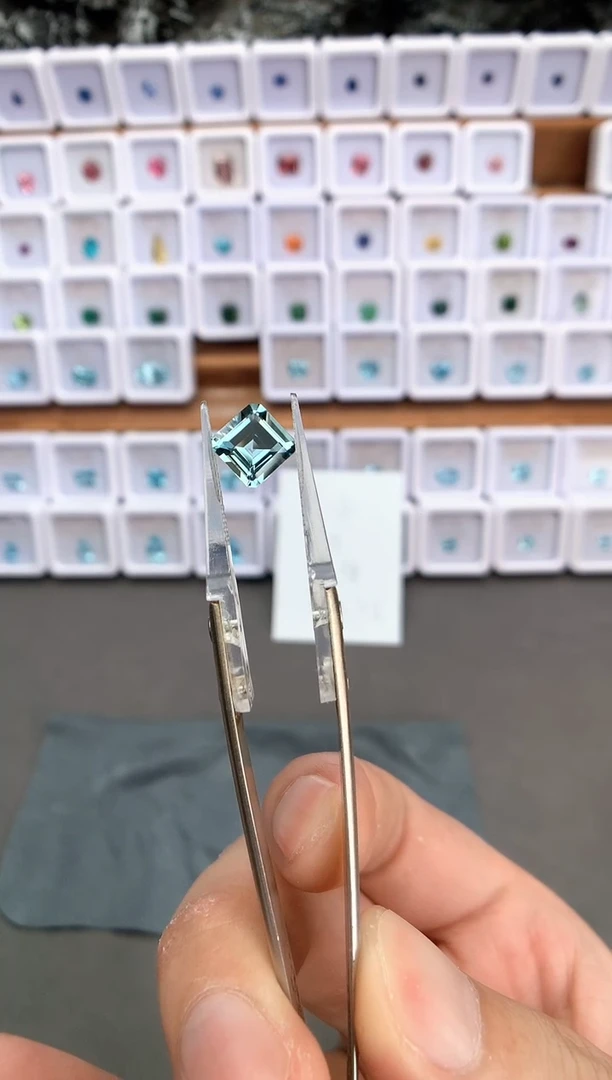 未镶嵌裸石定制海蓝宝石2.39ct 圣玛 03098