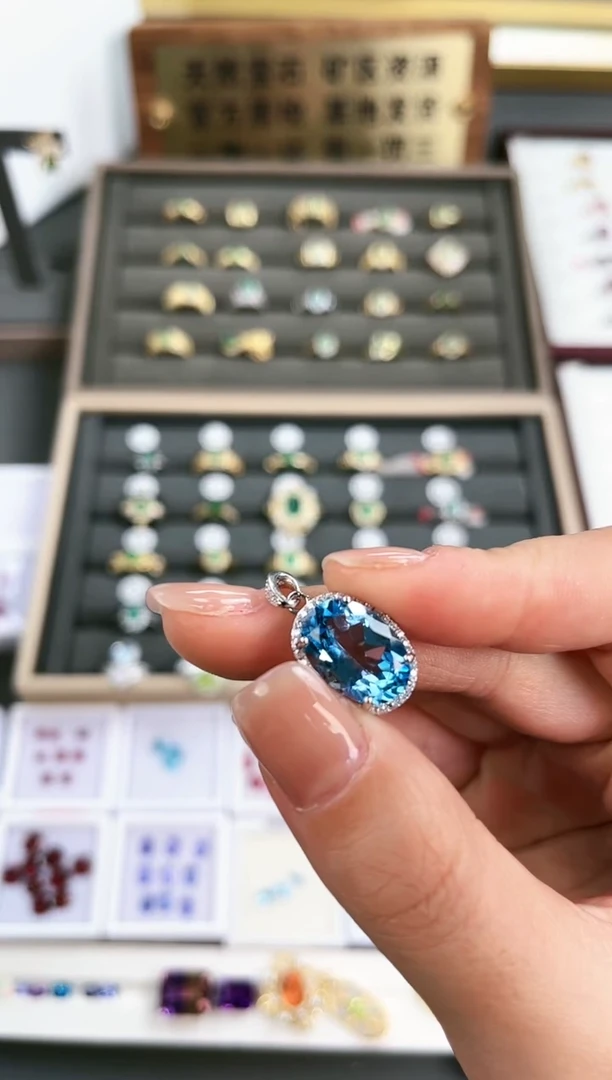 【闪购商品】托帕石颈饰银S925镶嵌a005