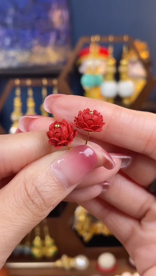 红红莲花设计师款耳钉