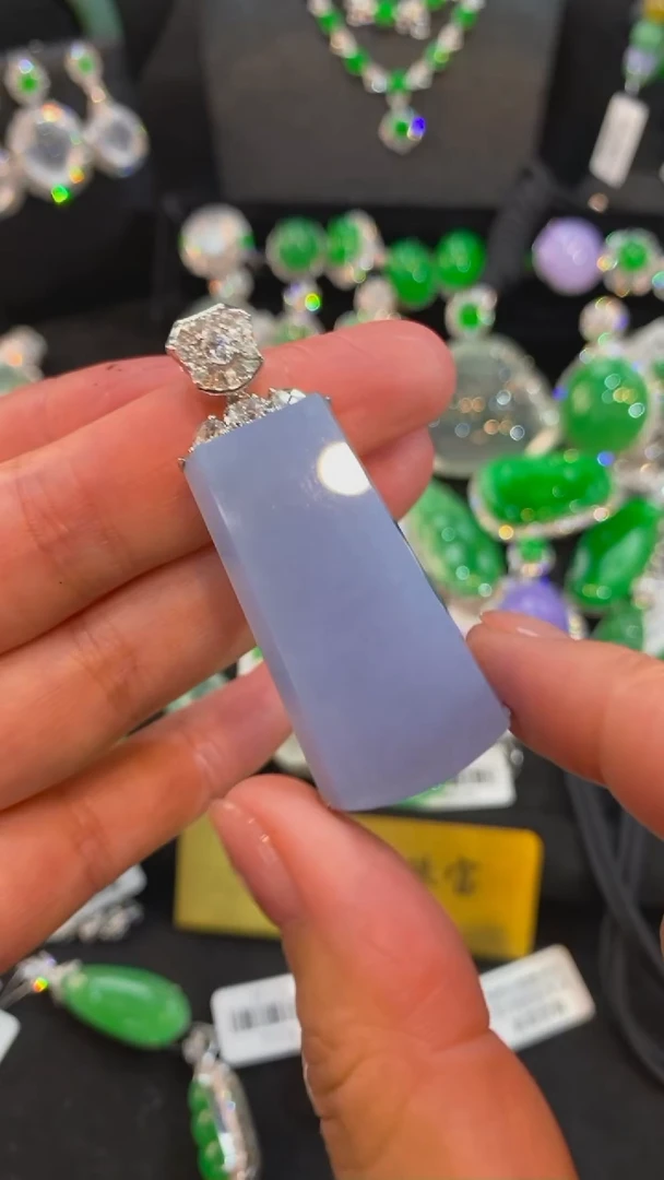 【闪购商品】翡翠颈饰未镶嵌无事牌