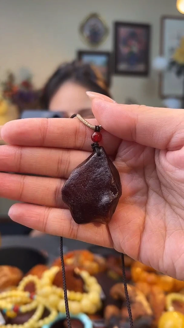 琥珀颈饰未镶嵌吊坠