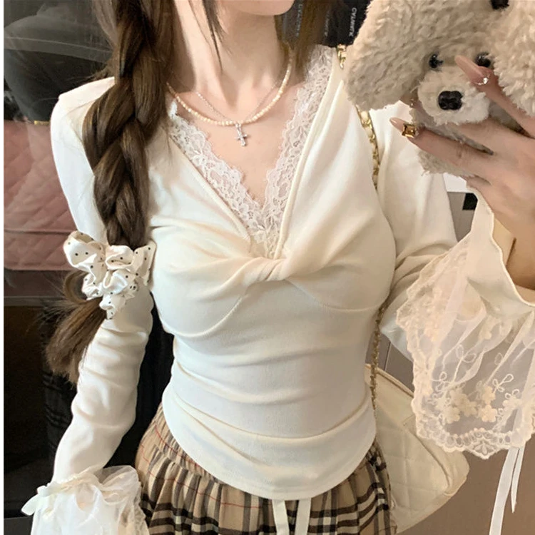 纯欲设计感V领蕾丝打底衫女冬季新款扭结长袖T恤短款别致百搭上衣