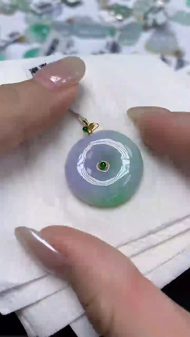 翡翠18K金镶嵌颈饰天然缅甸翡翠A货