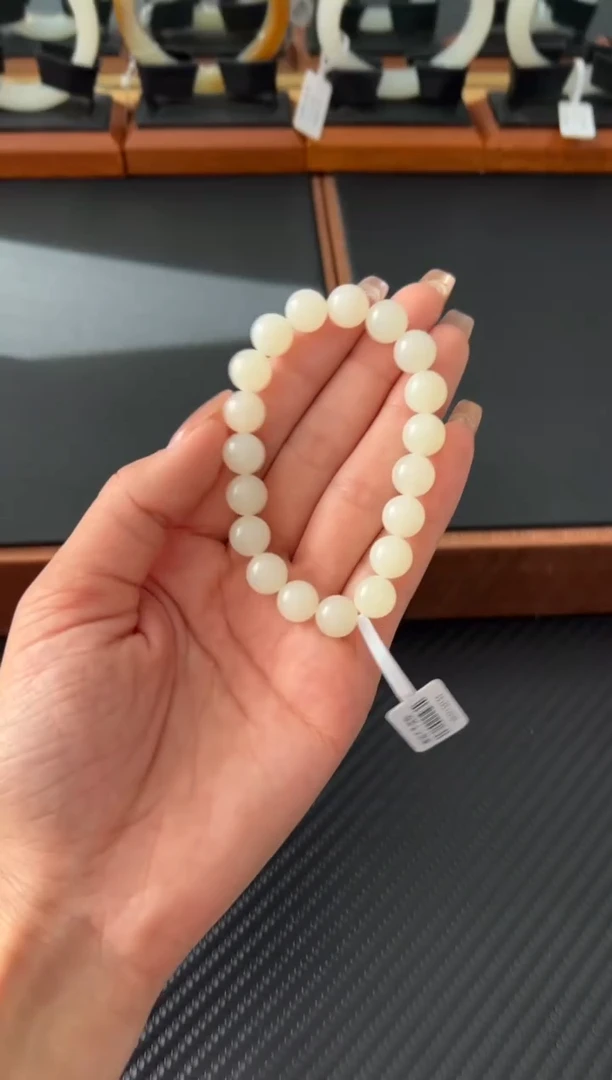 未镶嵌手串和田玉若羌微色差卡10Jm