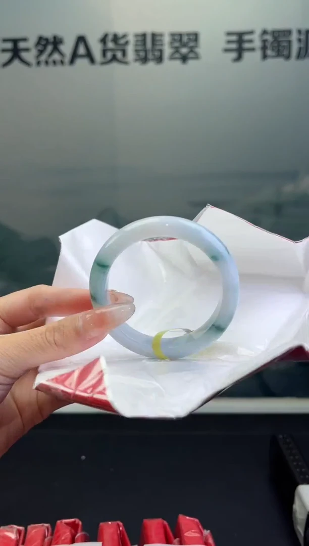 翡翠手镯未镶嵌翡翠手镯6