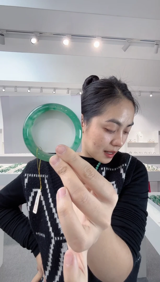 未镶嵌手镯石英质玉777