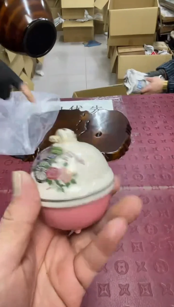 摆件莱*利默认微瑕，no退no换，介意勿拍