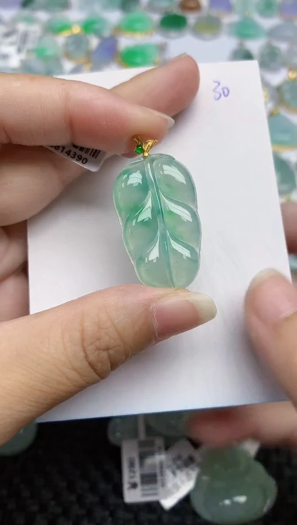 翡翠18K金镶嵌颈饰天然翡翠A货