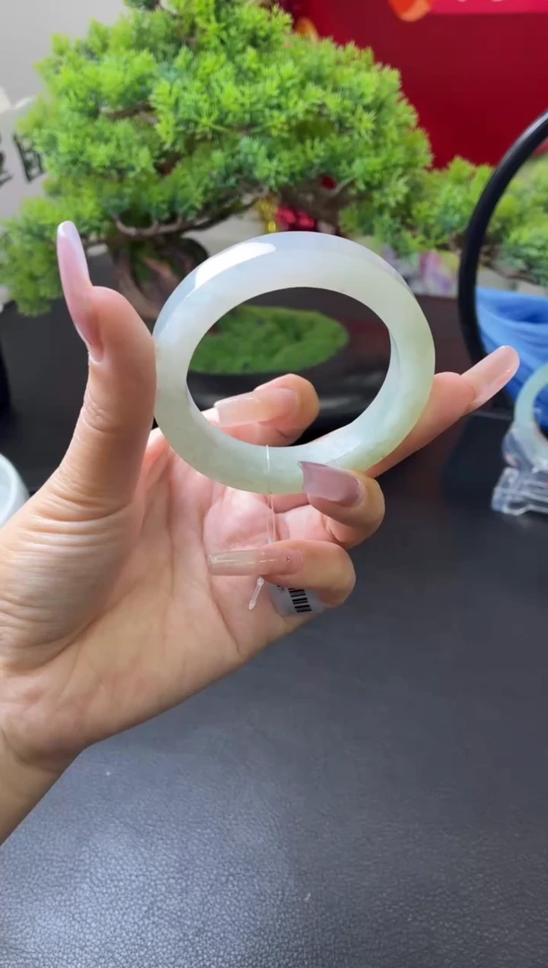 未镶嵌手镯定制翡翠手镯 51-52  有瑕