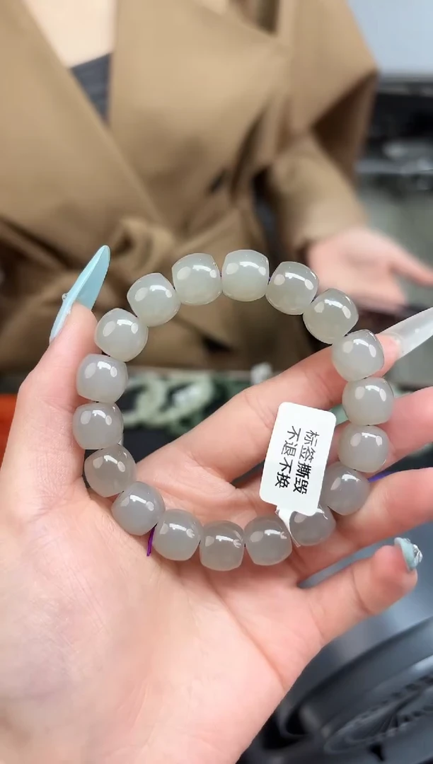 未镶嵌手串和田玉董小姐推荐 多样性发货 拍一发一byz