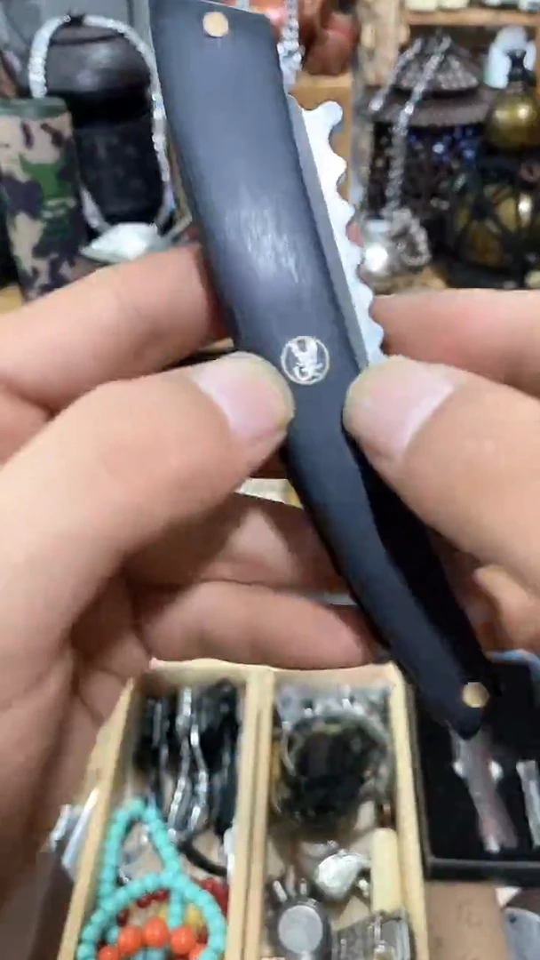 瓷片闪购商品  如图所示
