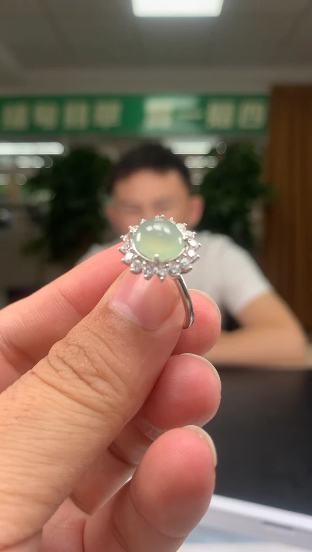 颈饰未镶嵌翡翠          *101