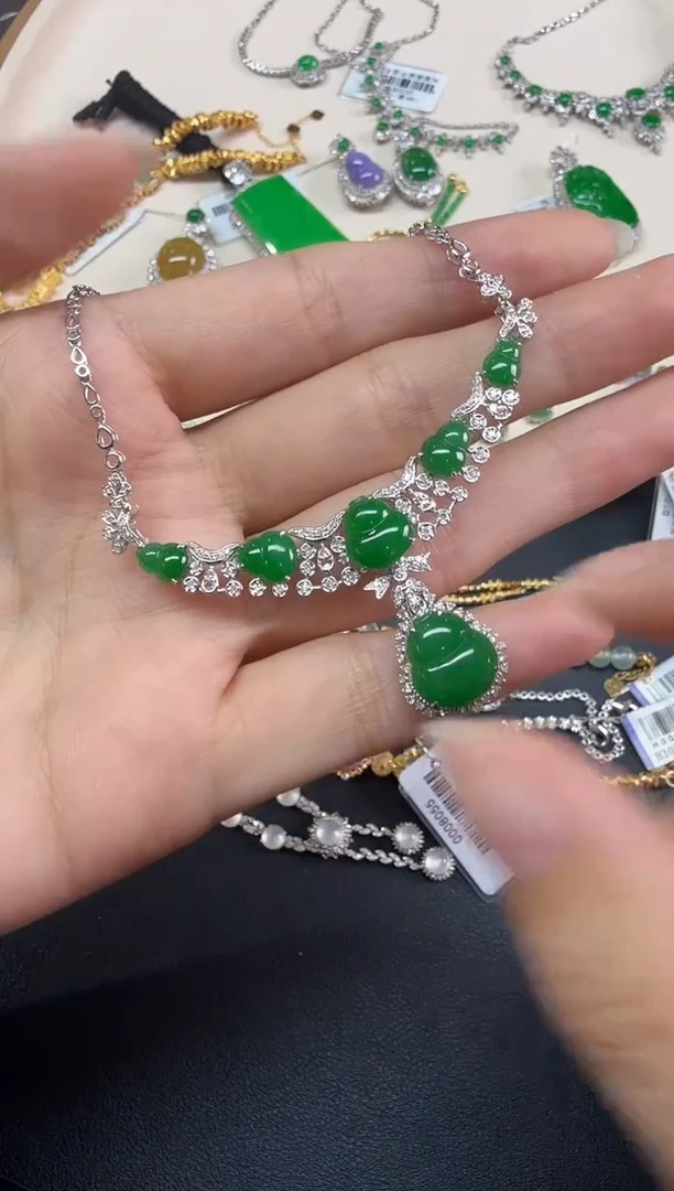 套链18K金镶嵌翡翠套链|29800