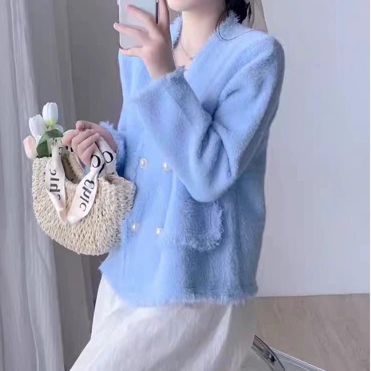 蓝色法式小香风毛边绒绒外套
