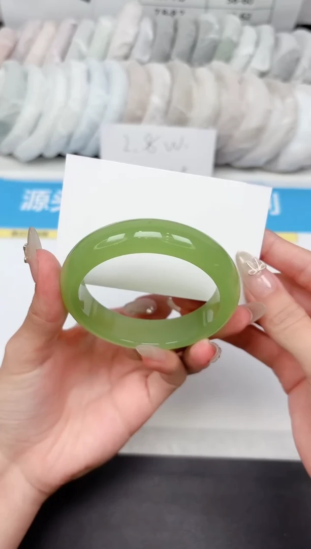 石英质玉手镯未镶嵌V219-56.4