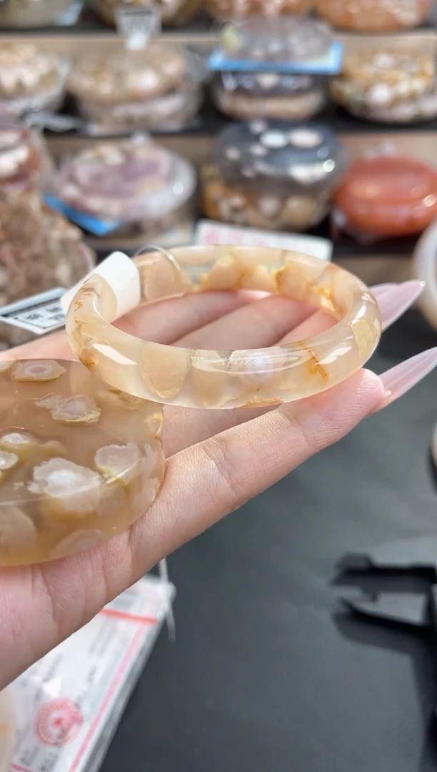 未镶嵌手镯石英质玉53