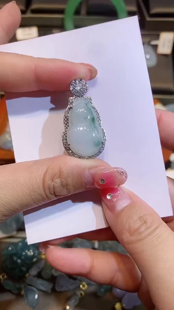 【闪购商品】翡翠颈饰未镶嵌纯天然A货翡翠一件