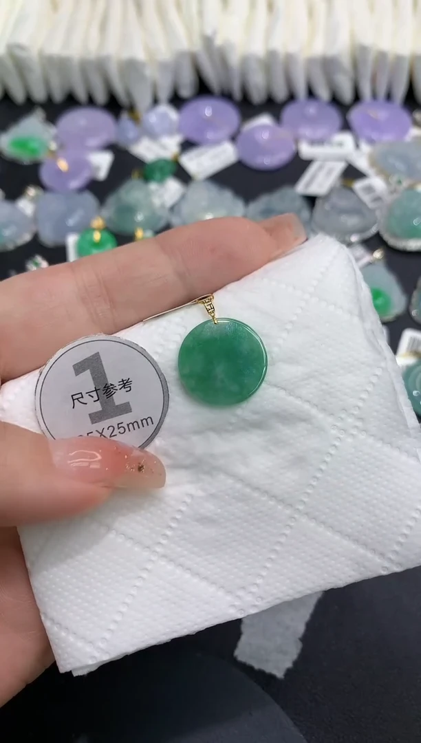 吊坠(不含链)18K金镶嵌翡翠11111111111