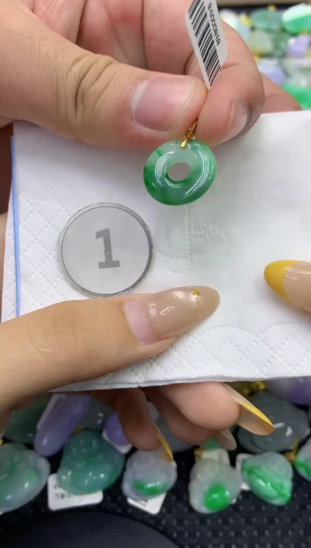 颈饰未镶嵌翡翠天然缅甸翡翠A货