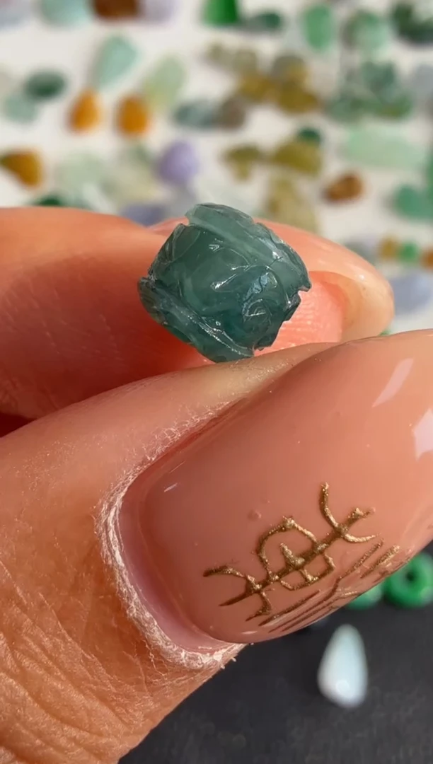 未镶嵌定制翡翠6.6*7.1*/80+10