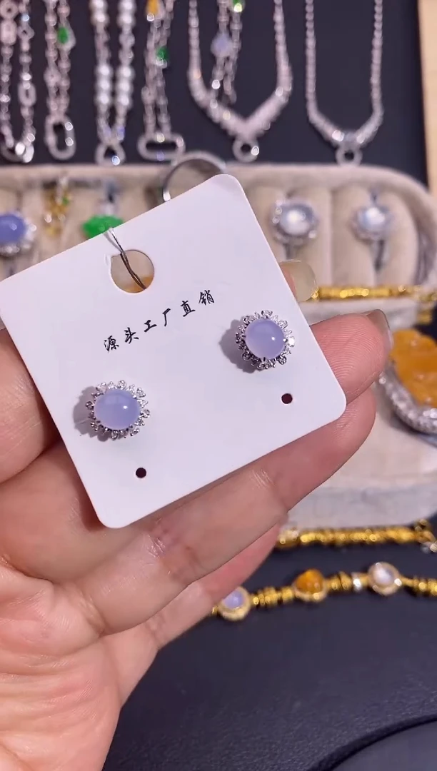 18K金镶嵌翡翠耳饰耳饰