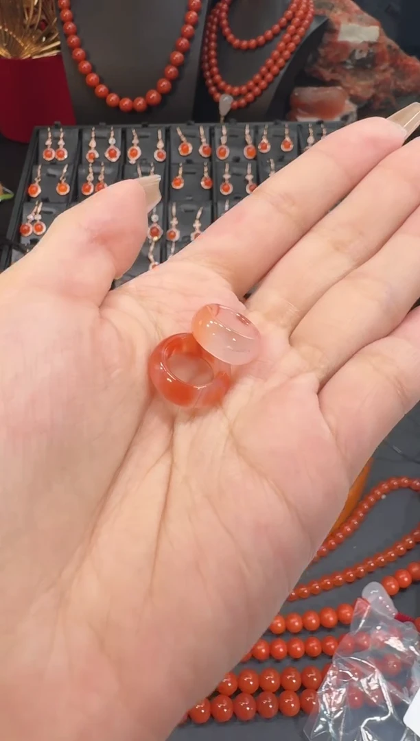 【闪购商品】南红玛瑙颈饰未镶嵌挂件多样发其一