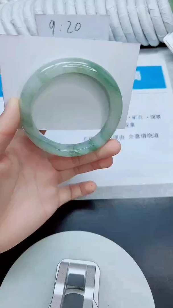 未镶嵌手镯石英质玉14/63