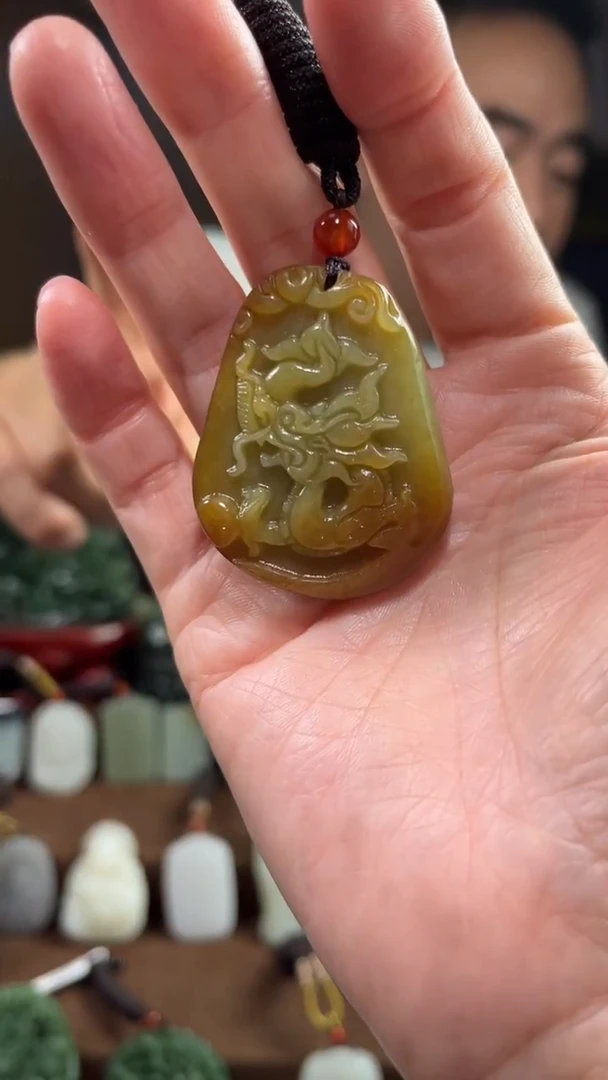 颈饰未镶嵌和田玉·