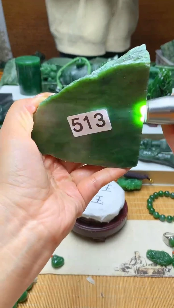 未镶嵌和田玉摆件1