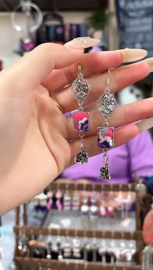 织绣民族风非遗老绣苗银饰品002