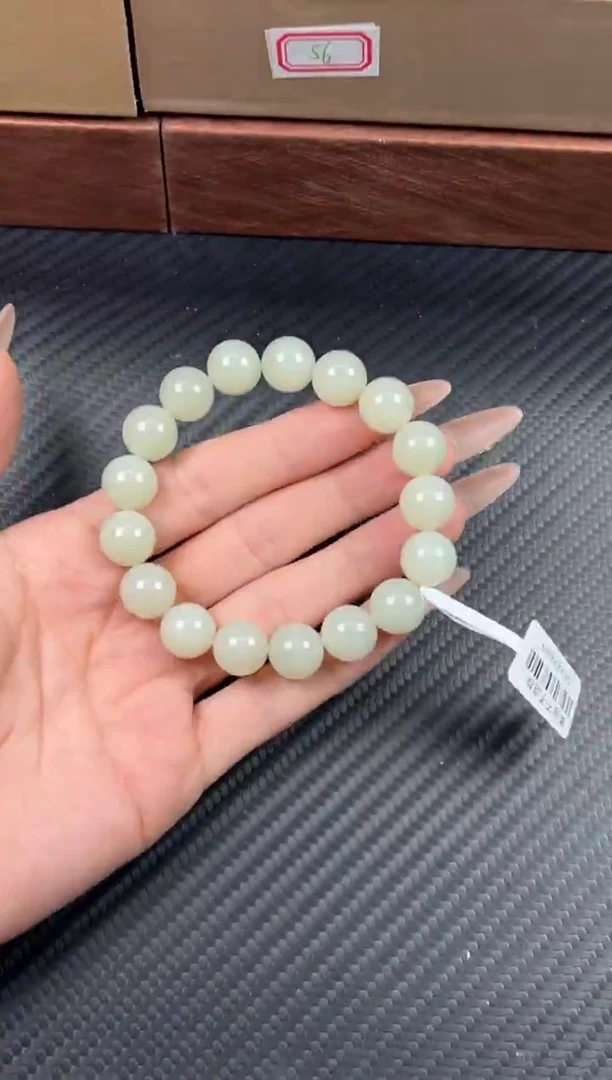未镶嵌手串和田玉于田微色差卡12